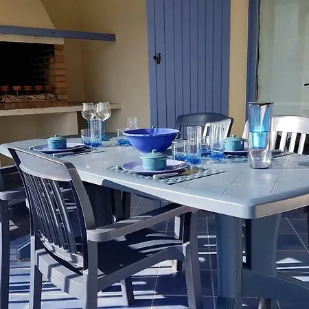 Résidence U Melu Grand T2 Bleu En Rez De Jardin Appartement