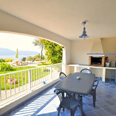 U Melu Grand T2 Bleu En Rez De Jardin *