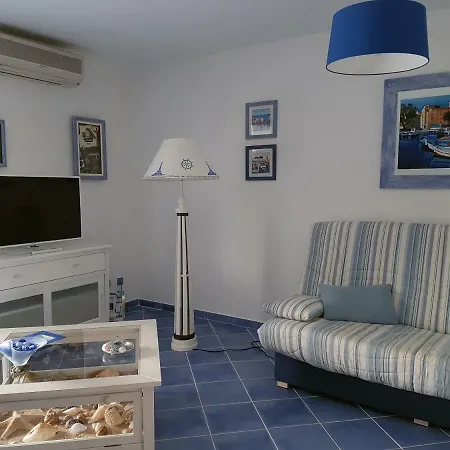Apartment U Melu Grand T2 Bleu En Rez De Jardin *
