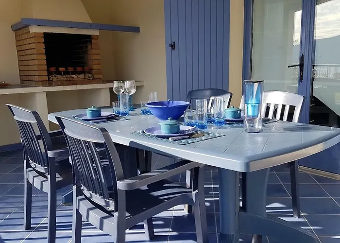 Résidence U Melu Grand T2 Bleu En Rez De Jardin Appartement